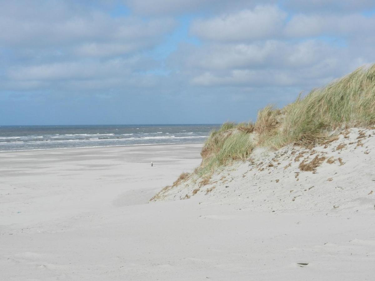 Bungalow In Nes On Ameland With Spacious Terrace Zewnętrze zdjęcie
